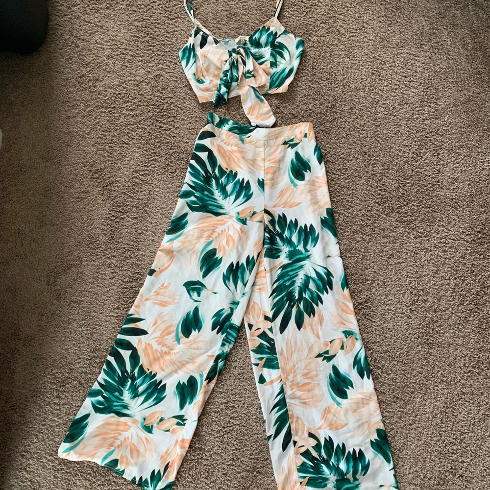 A. Peach 2 piece palm leaf print set